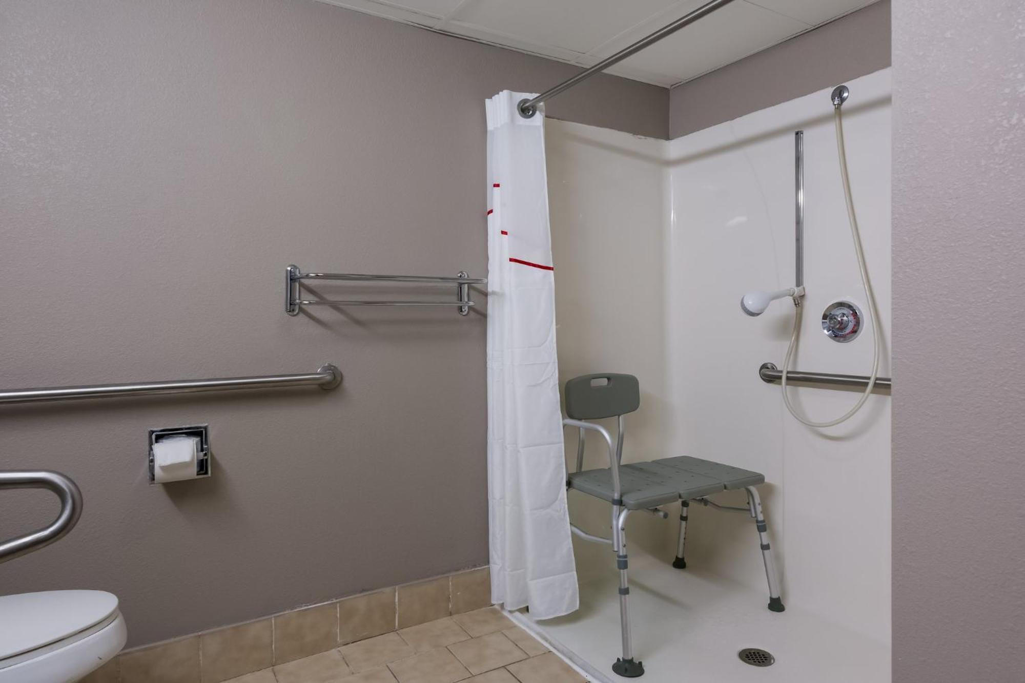 Red Roof Inn Hartford- New Britain Ngoại thất bức ảnh